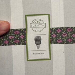 Scentsy Gray and Pink Candle Holder